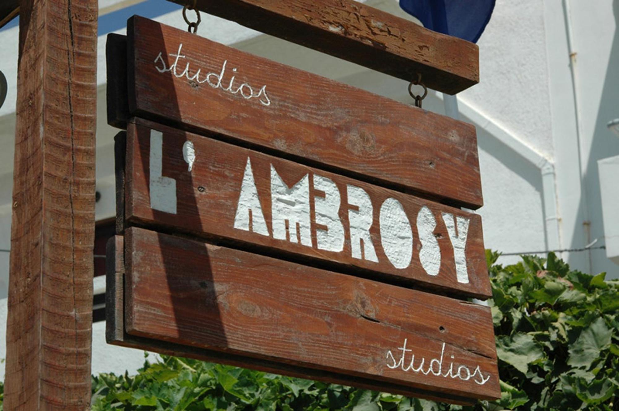 Ambrosia Studios Makrýgialos Eksteriør billede
